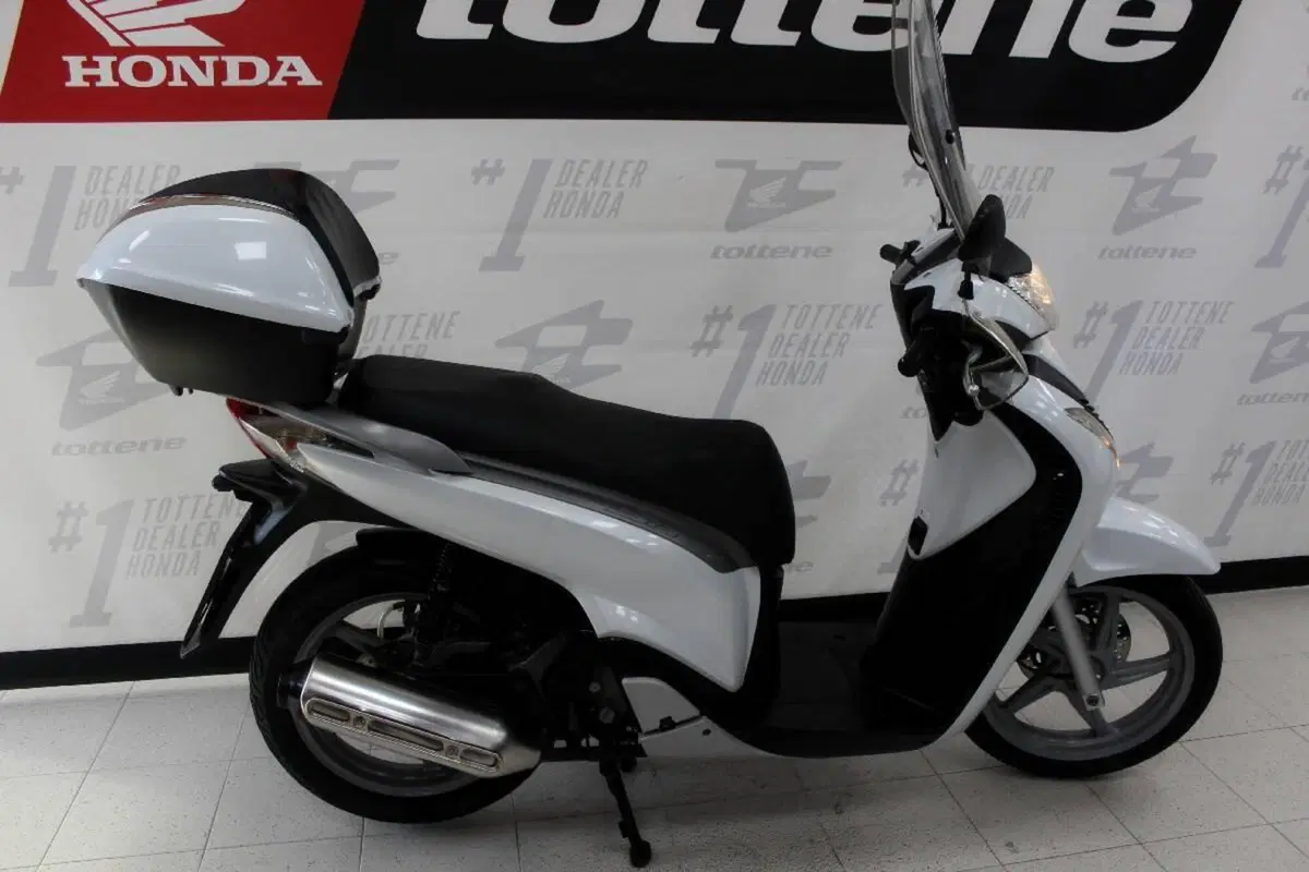Honda SH 150i (2009 - 12) (2)