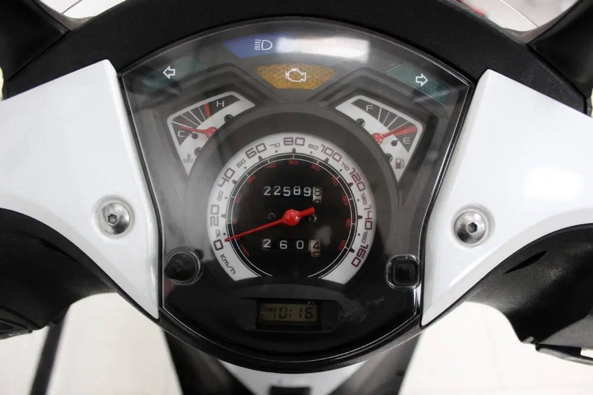 Honda SH 150i (2009 - 12) (6)