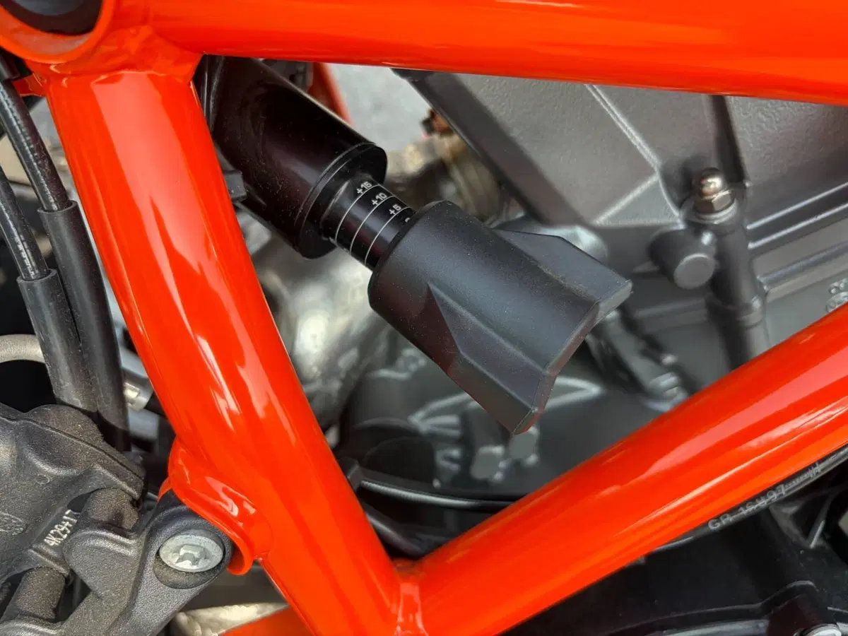 KTM 1390 Super Duke R (2024 - 26) (14)