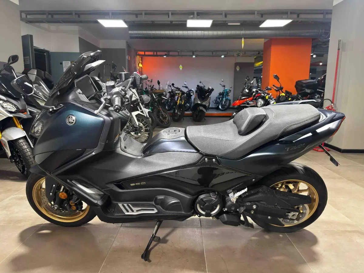 Yamaha T-Max 560 Tech Max (2022 - 24) (4)