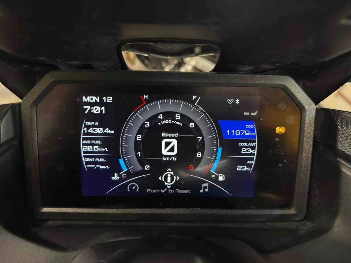 Yamaha T-Max 560 Tech Max (2022 - 24) (5)
