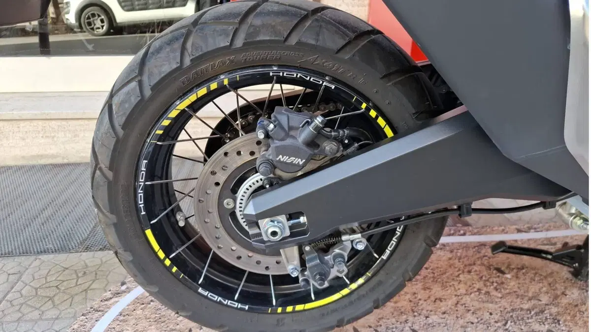 Honda X-ADV 750 Special Edition (2026 - 27) (4)