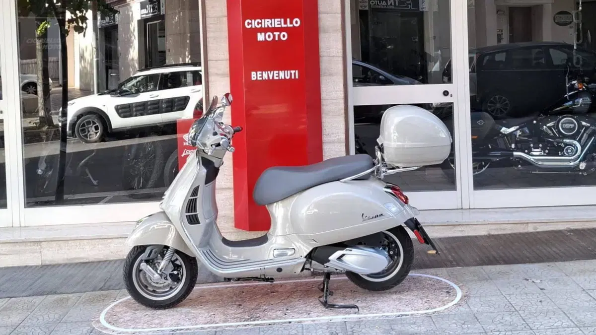 Vespa GTS 310 (2025 - 26) (2)