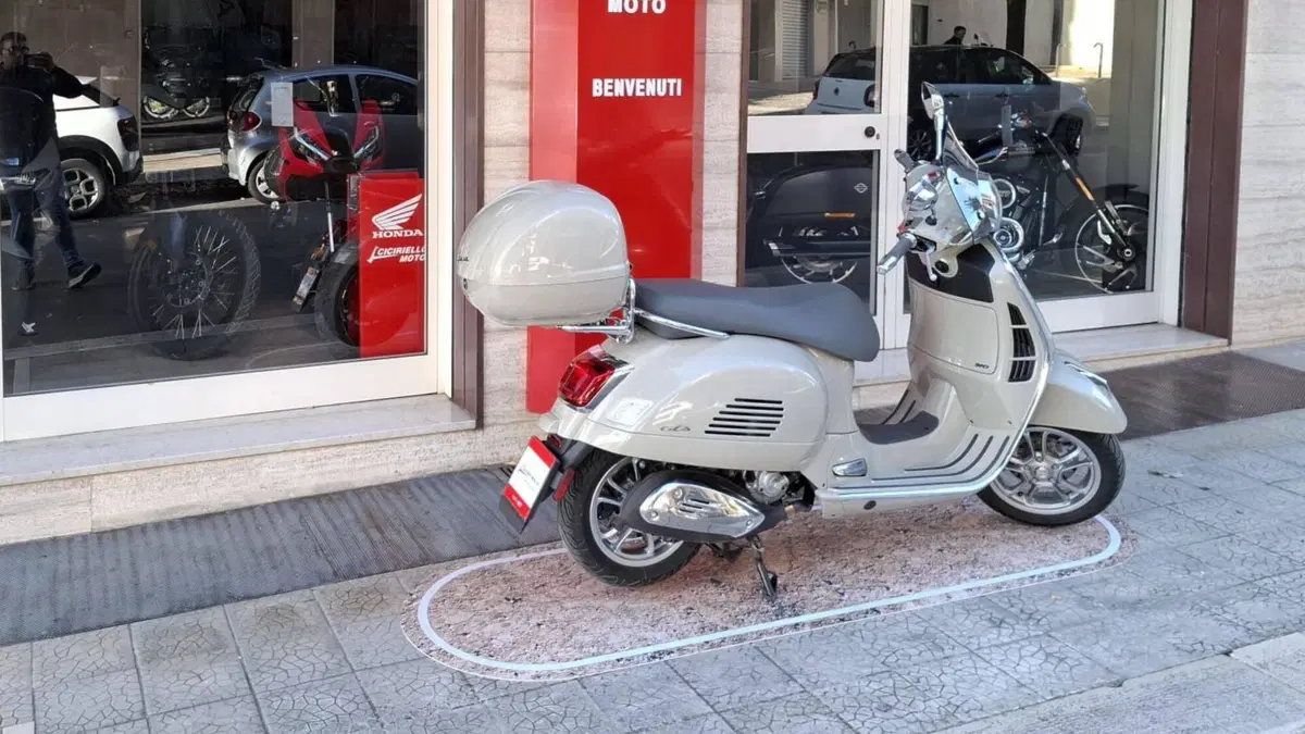 Vespa GTS 310 (2025 - 26) (9)
