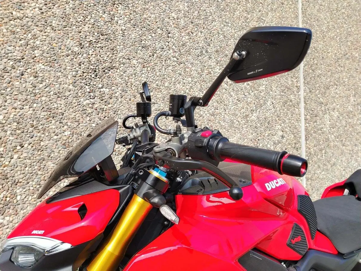 Ducati Streetfighter V4 1100 S (2021 - 22) (18)