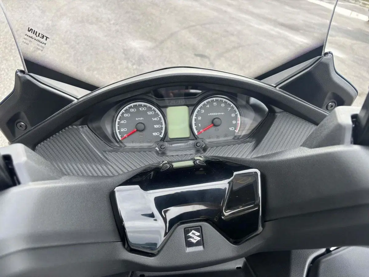 Suzuki Burgman 400 (2025 - 26) (2)