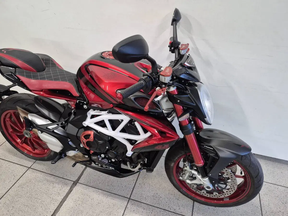 MV Agusta Brutale 800 RR LH44 (2018 - 19) (2)