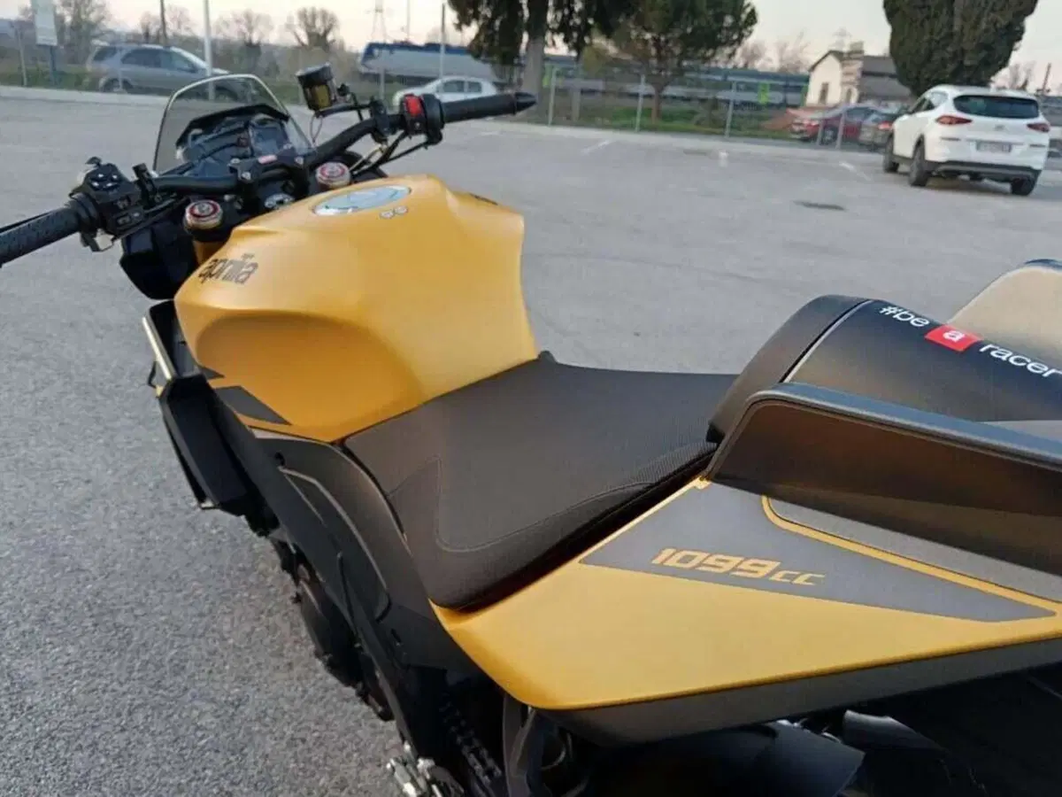Aprilia Tuono V4 (2025 - 26) (3)