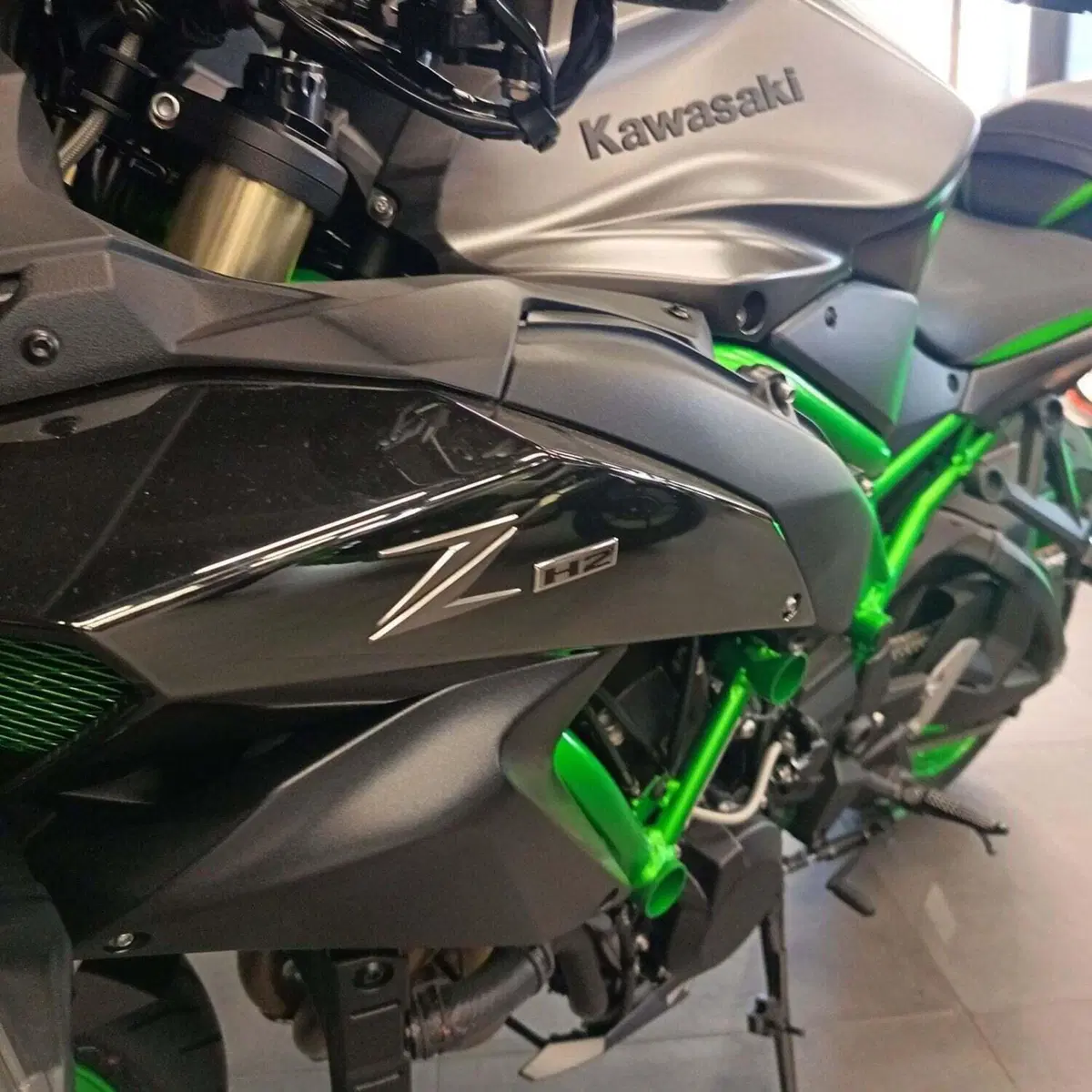 Kawasaki Z H2 SE (2025 - 27) (9)