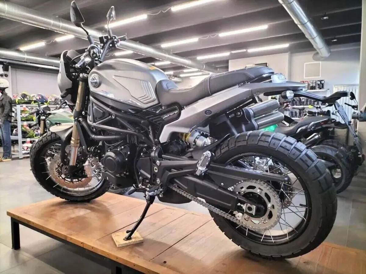 Benelli Leoncino 800 Trail (2022 - 26) (2)