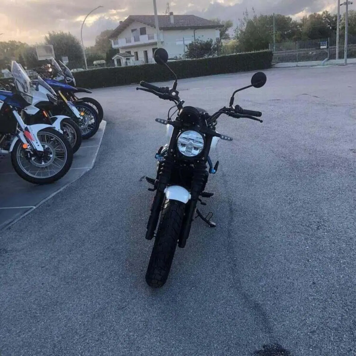 Royal Enfield Guerrilla 450 (2024 - 26) (7)