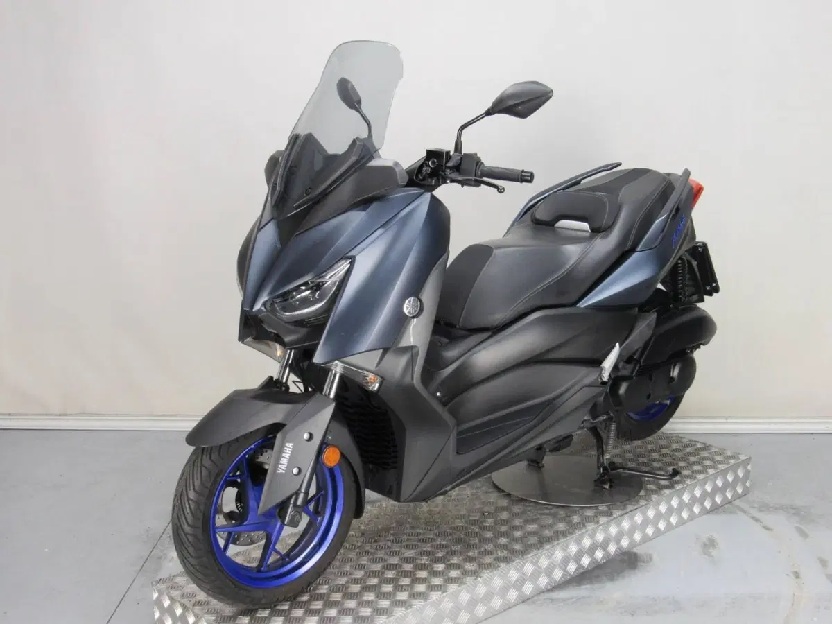 Yamaha X-Max 125 (2021 - 24) (4)