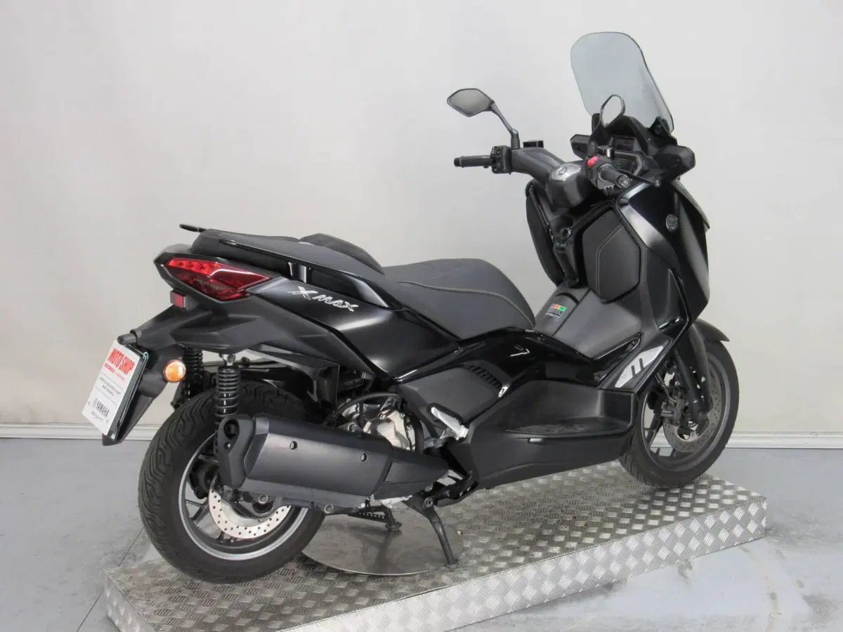 Yamaha X-Max 300 Tech Max (2021 - 24) (7)