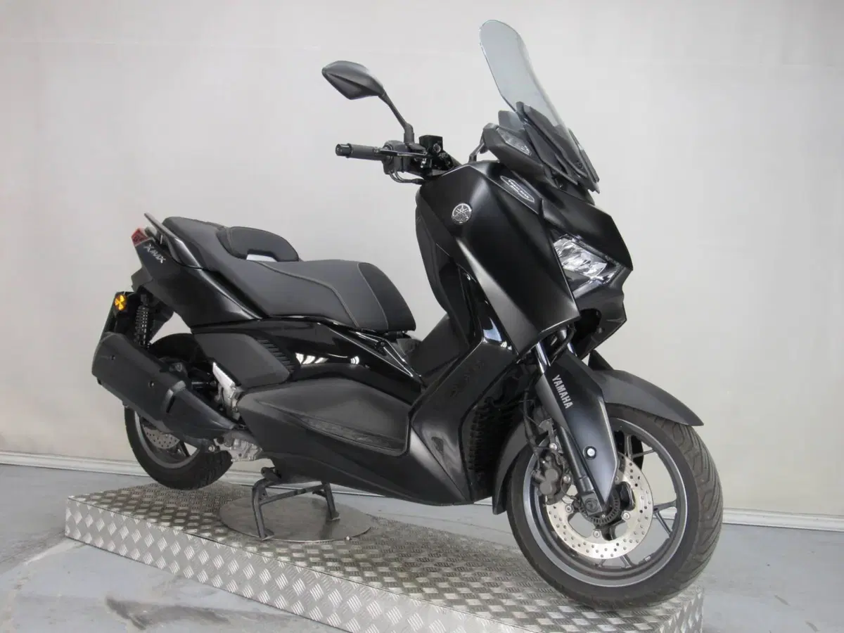 Yamaha X-Max 300 Tech Max (2021 - 24) (9)