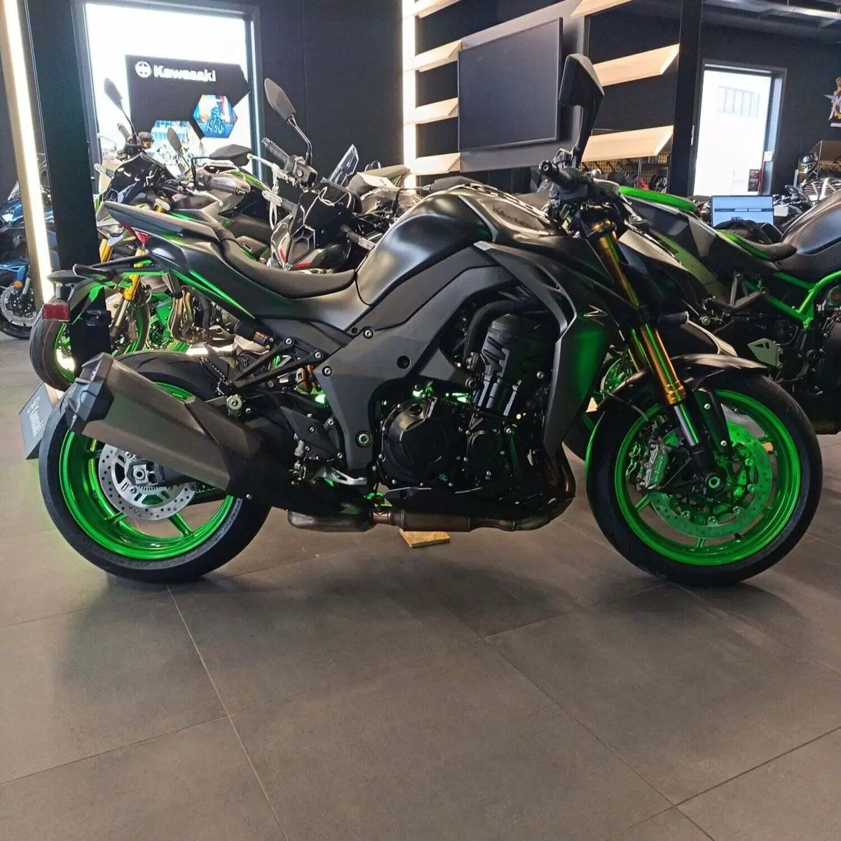 Kawasaki Z 1100 SE (2026 - 27) (3)