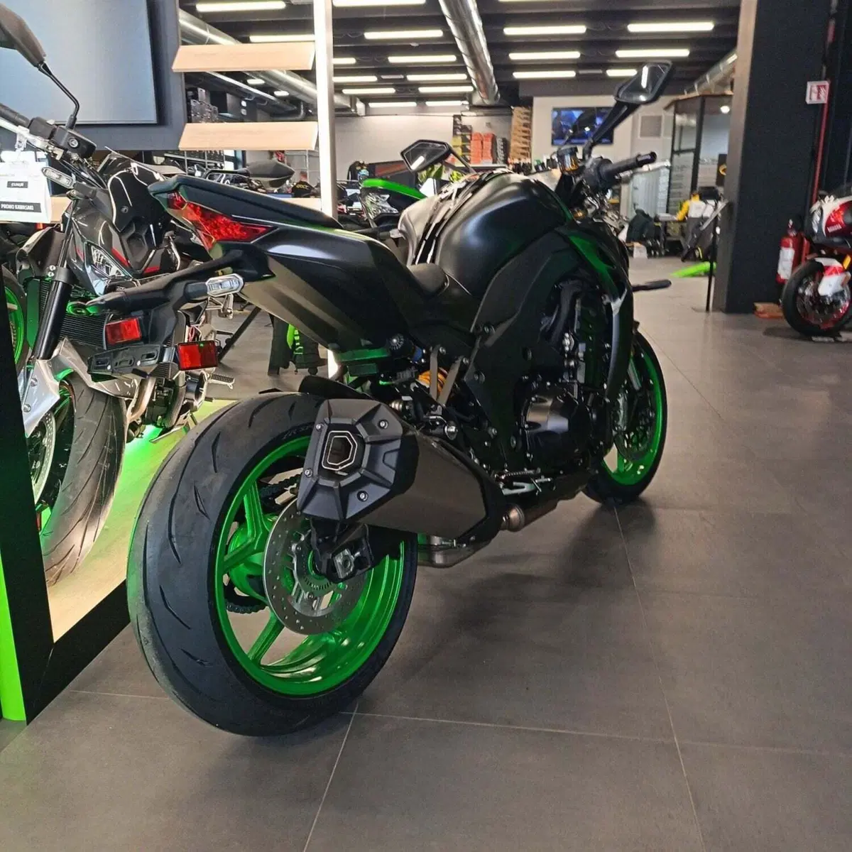Kawasaki Z 1100 SE (2026 - 27) (5)
