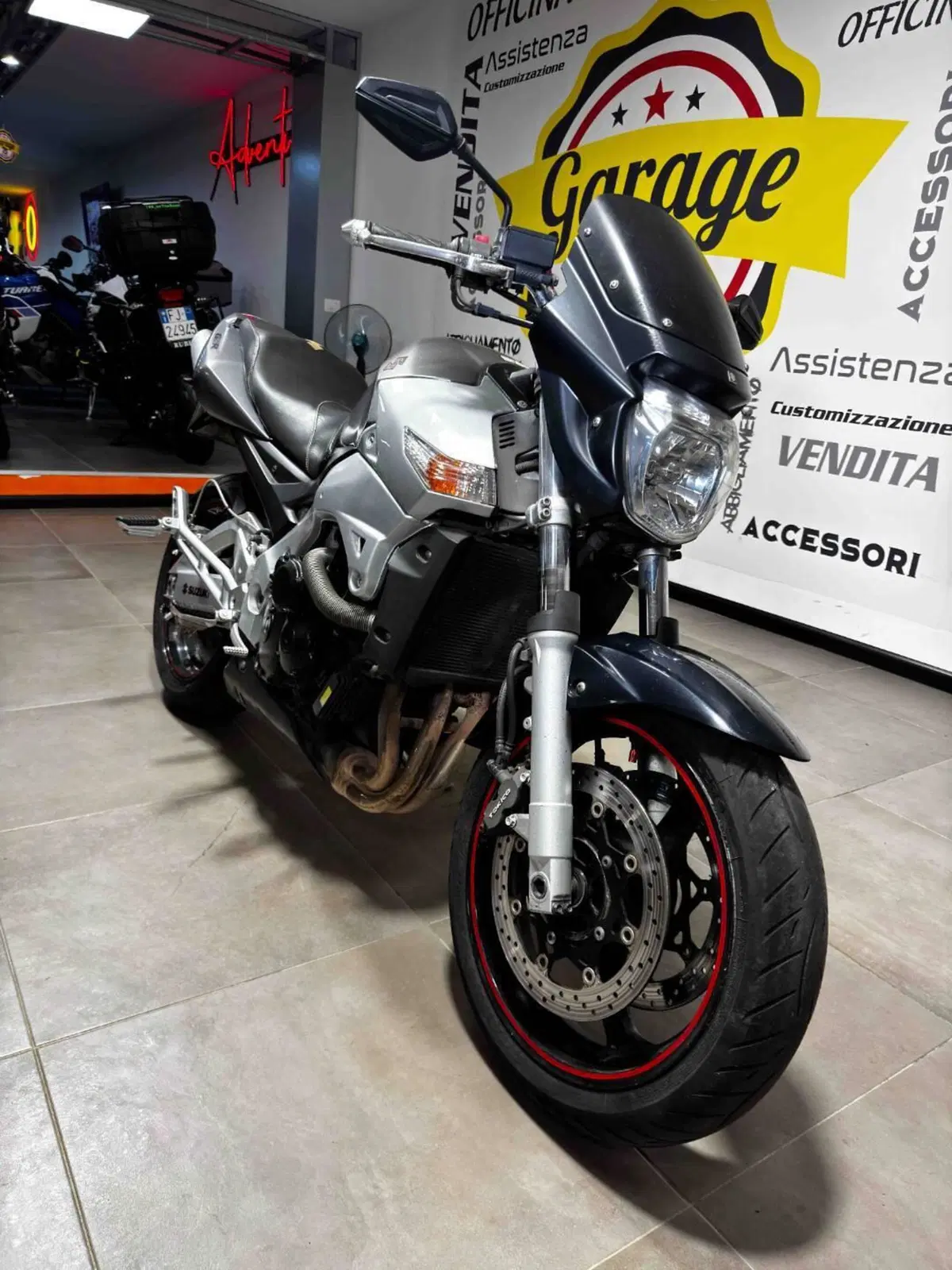 Suzuki GSR 600 (2006 - 11) (2)