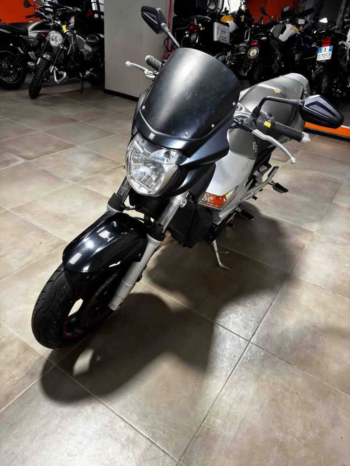 Suzuki GSR 600 (2006 - 11) (3)