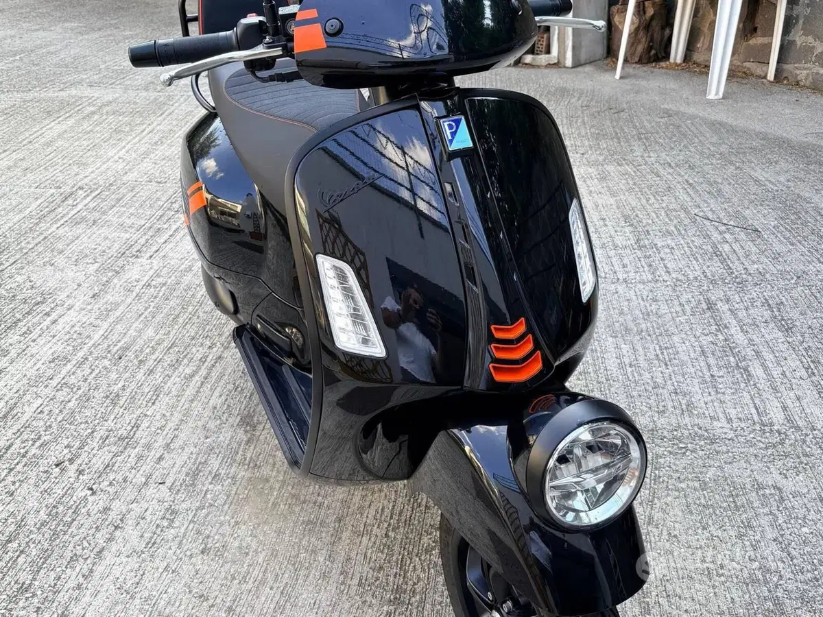 Vespa GTS 300 (2023 - 24)