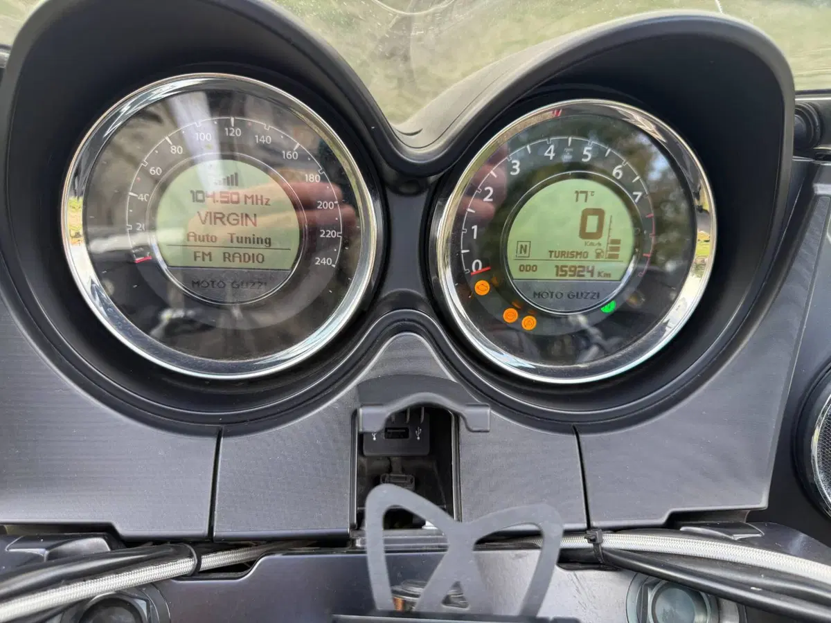 Moto Guzzi MGX 21 1400 (2016 - 20) (2)