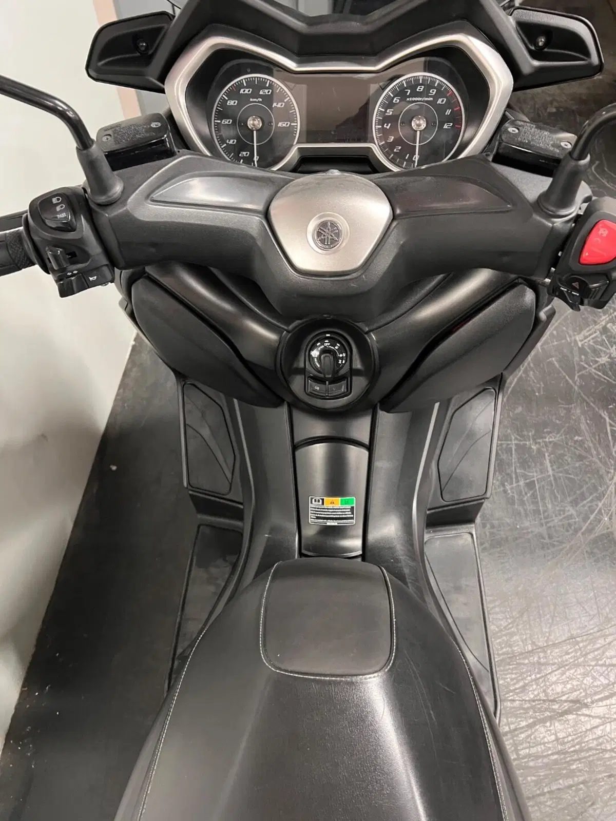 Yamaha X-Max 125 ABS (2018 - 20) (8)