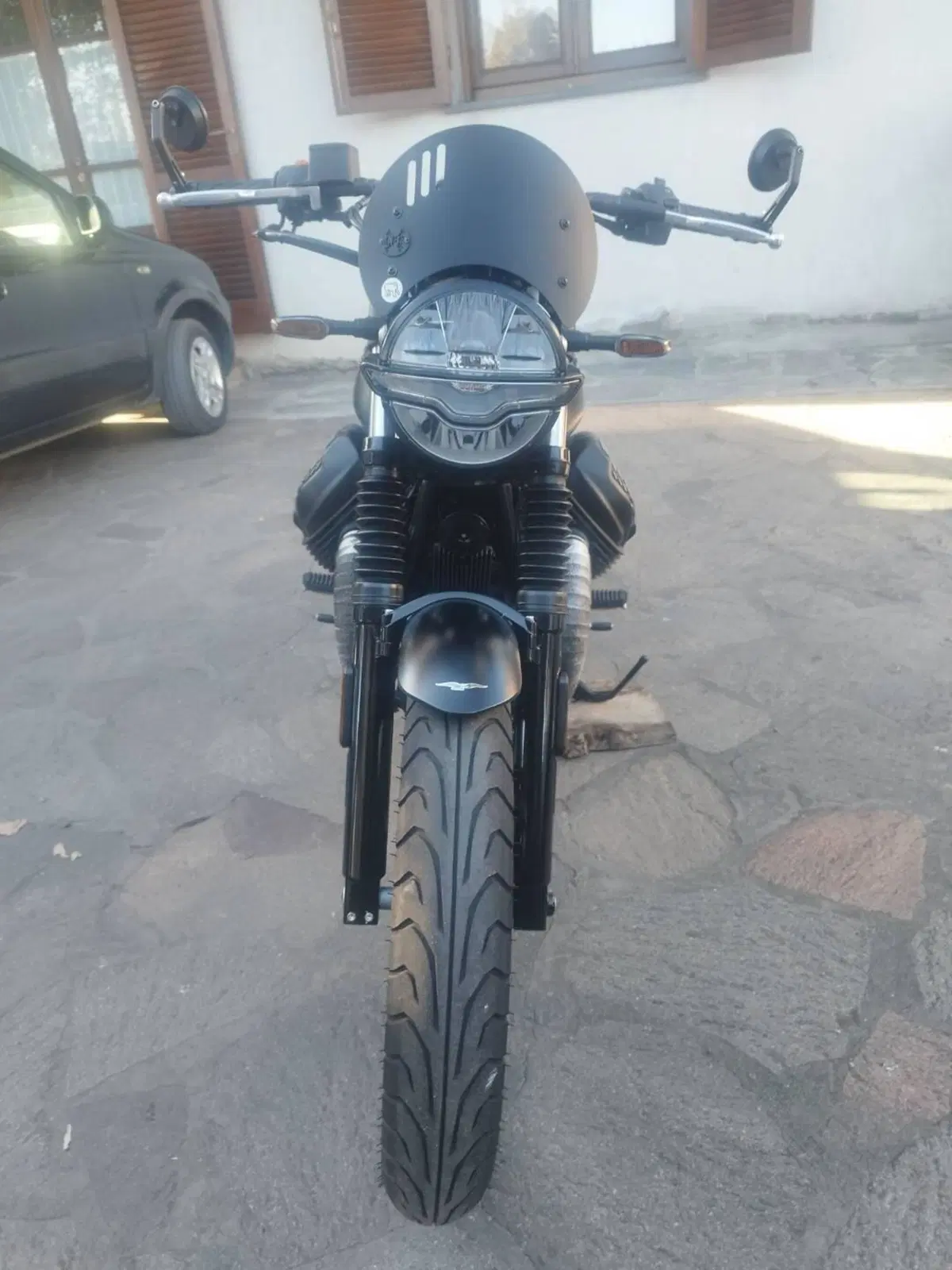 Moto Guzzi V7 Stone (2021 - 24) (10)