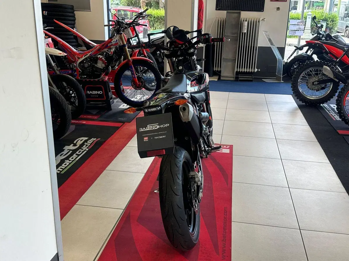 Betamotor RR 125 4T Motard T (2025 - 26) (4)