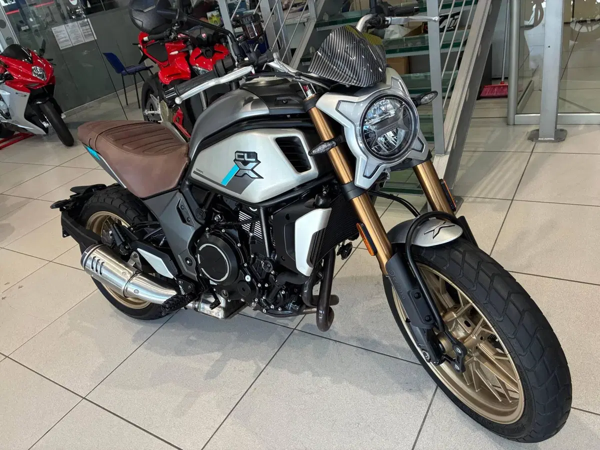 CFMOTO 700CL-X Sport (2022 - 26) (2)