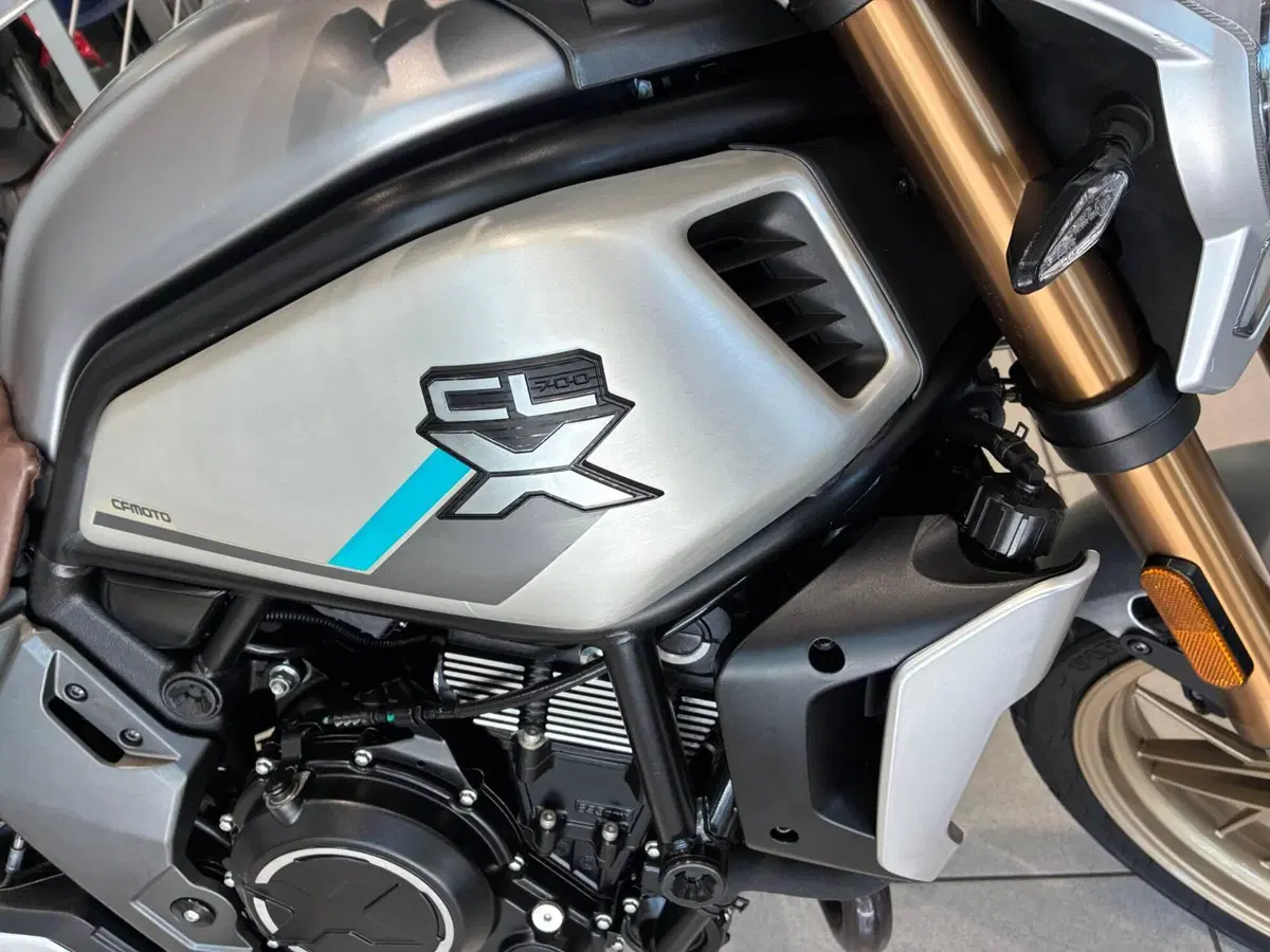 CFMOTO 700CL-X Sport (2022 - 26) (4)