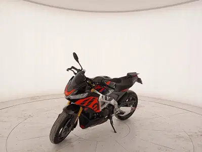 Aprilia Tuono V4 Factory (2021 - 24) usata