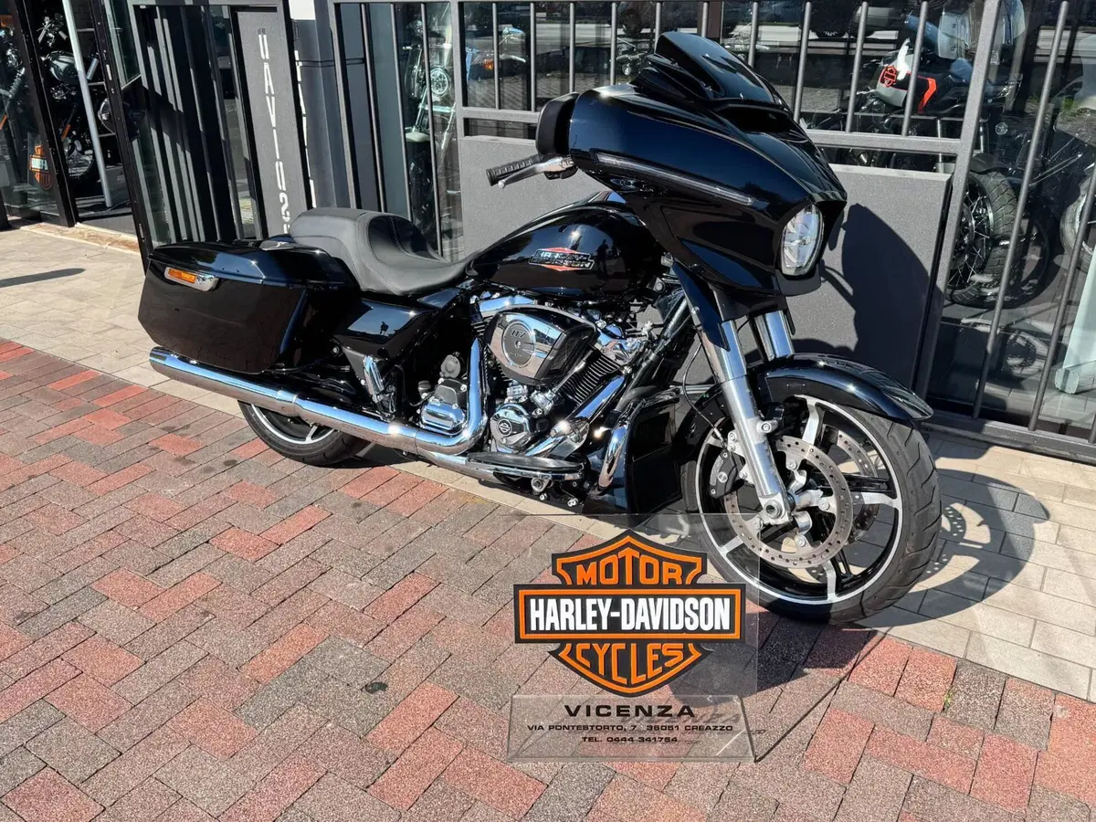 Harley-Davidson Street Glide (2024 - 26)