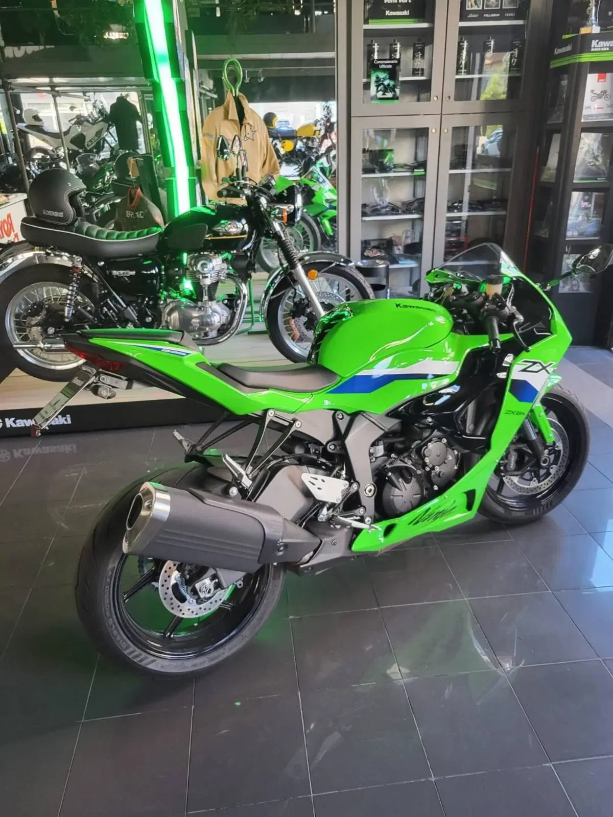 Kawasaki Ninja 636 ZX-6R (2024 - 27) (2)