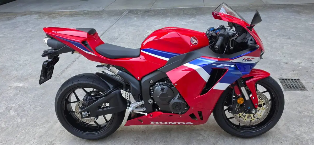 Honda CBR 600 RR (2024 - 26) (3)