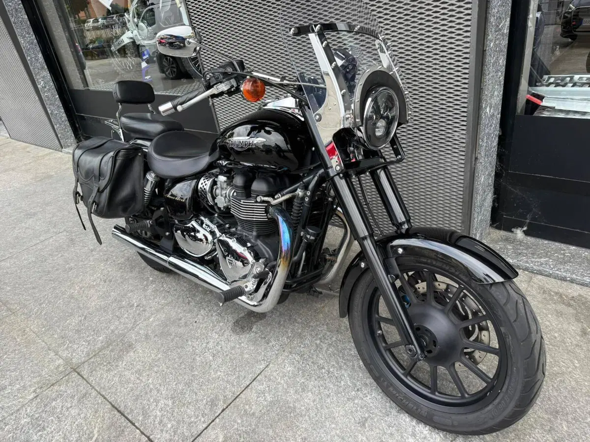 Triumph America (2011 - 16) (4)