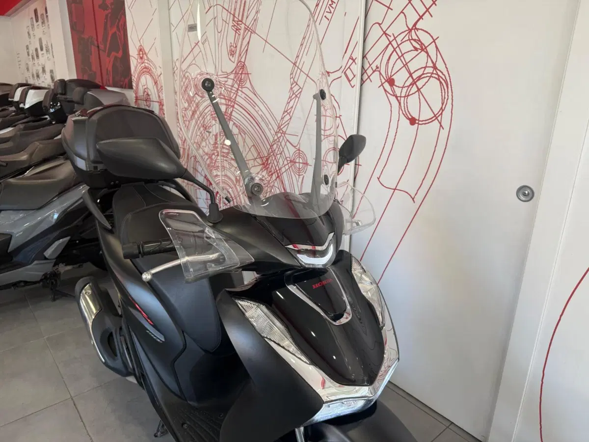 Honda SH 150i Sport (2022 - 23) (9)