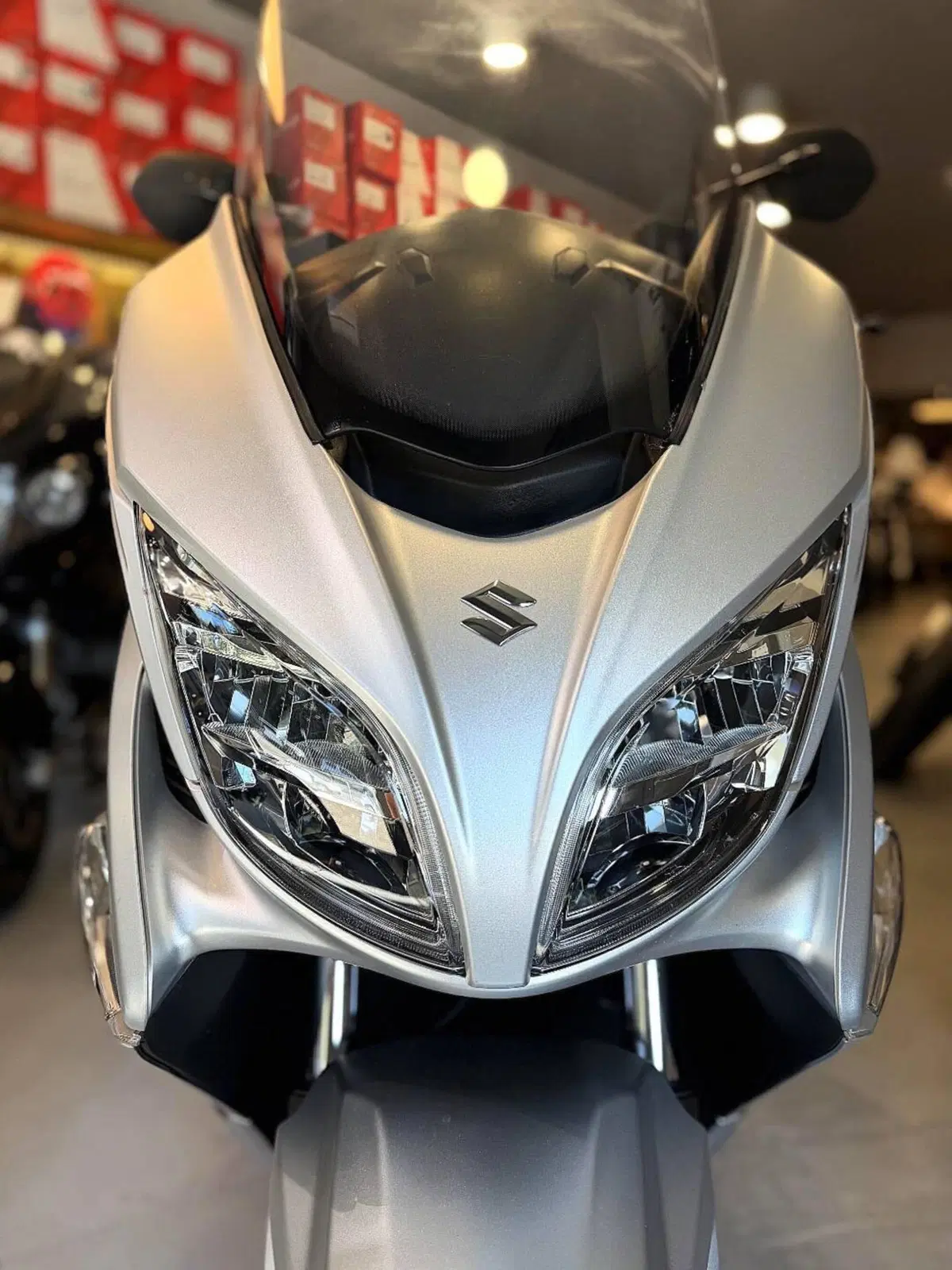Suzuki Burgman 400 (2022 - 24) (2)