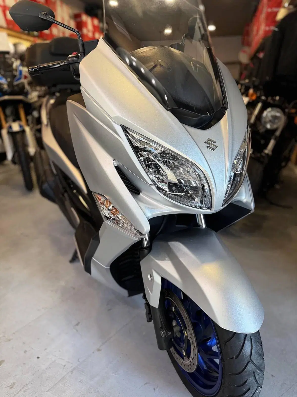 Suzuki Burgman 400 (2022 - 24) (3)
