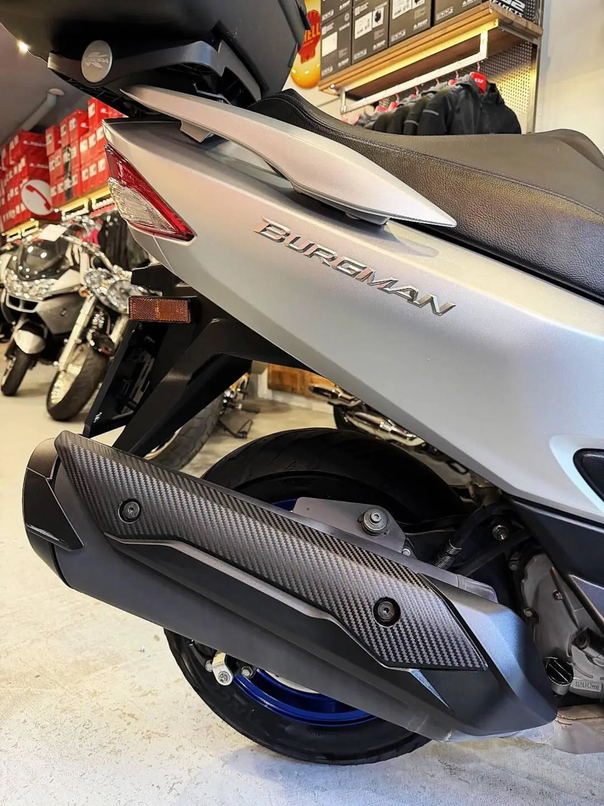 Suzuki Burgman 400 (2022 - 24) (9)