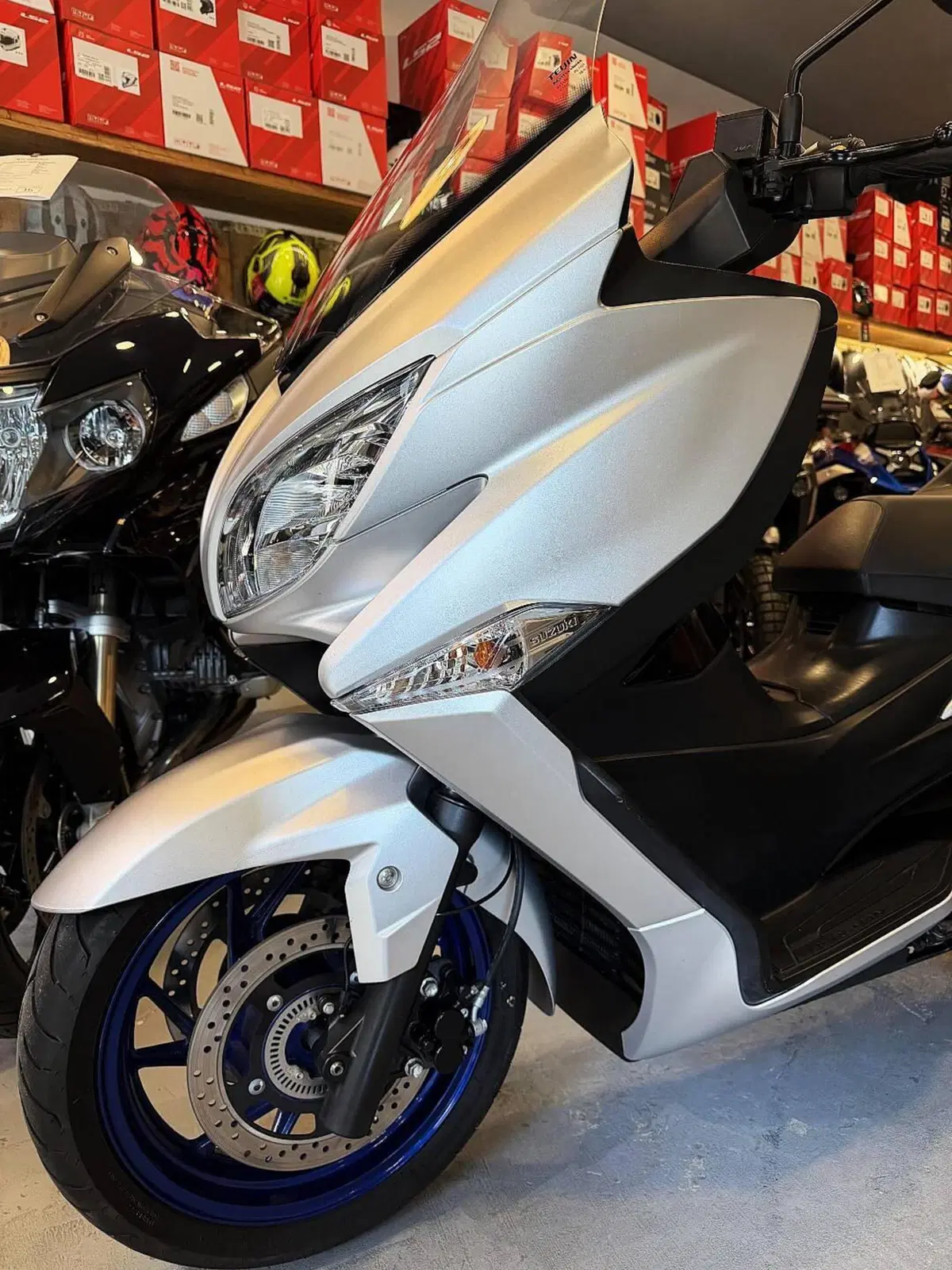 Suzuki Burgman 400 (2022 - 24) (11)