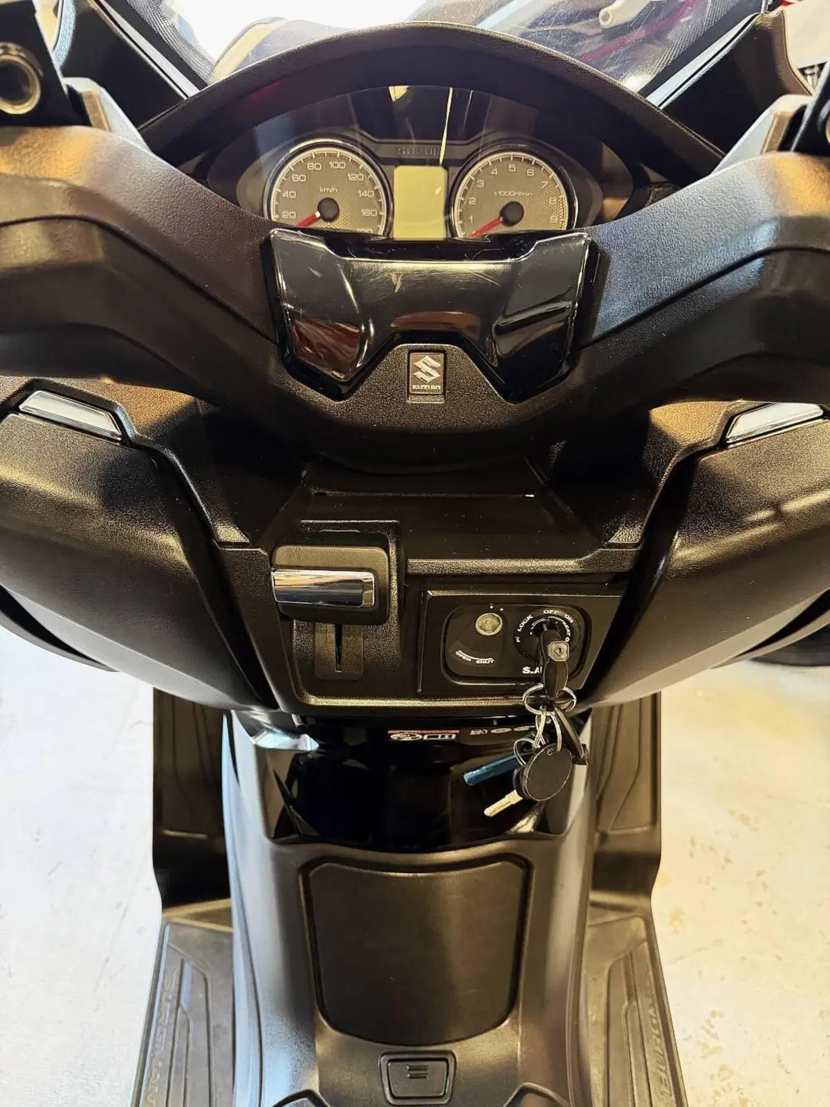 Suzuki Burgman 400 (2022 - 24) (16)