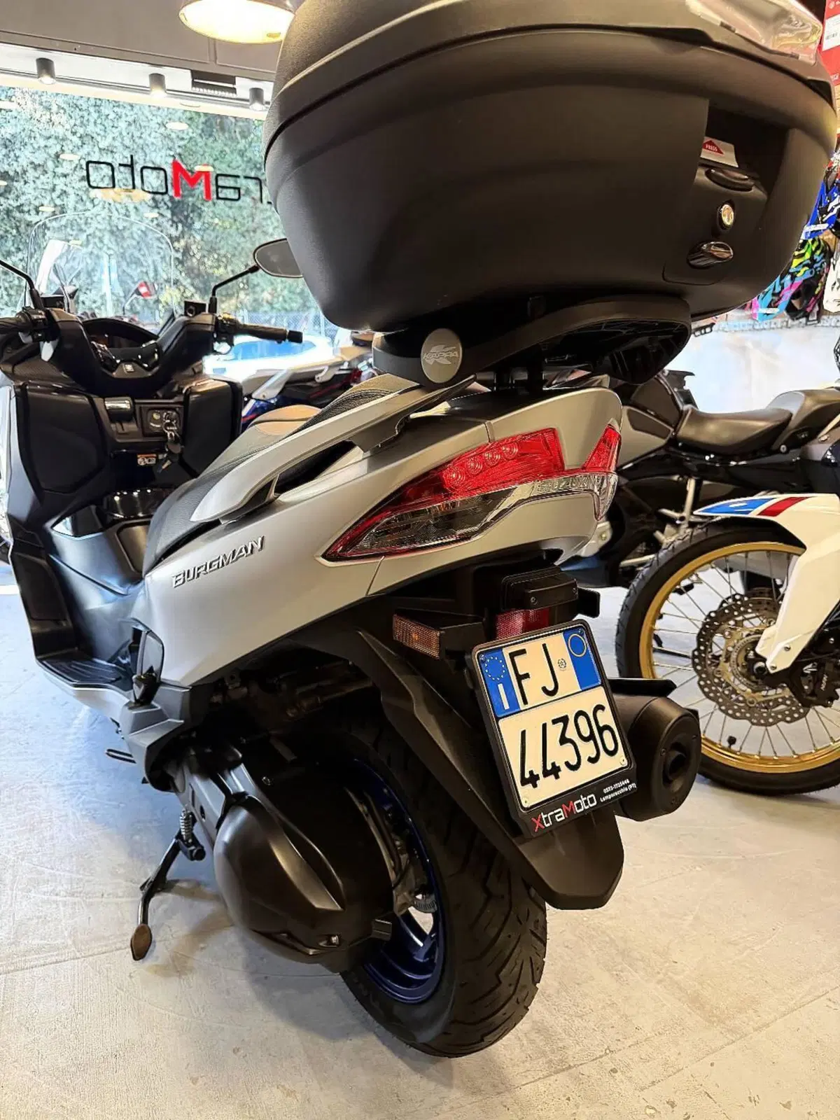 Suzuki Burgman 400 (2022 - 24) (19)