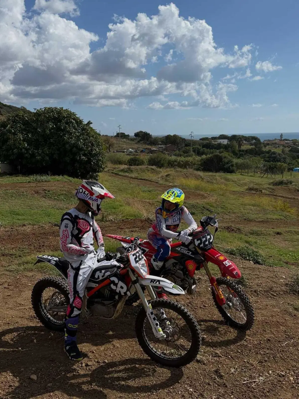 Ma che ci fanno Tony Effe e Tony Cairoli insieme in pista? I retroscena del 'test' di motocross [GALLERY] (4)