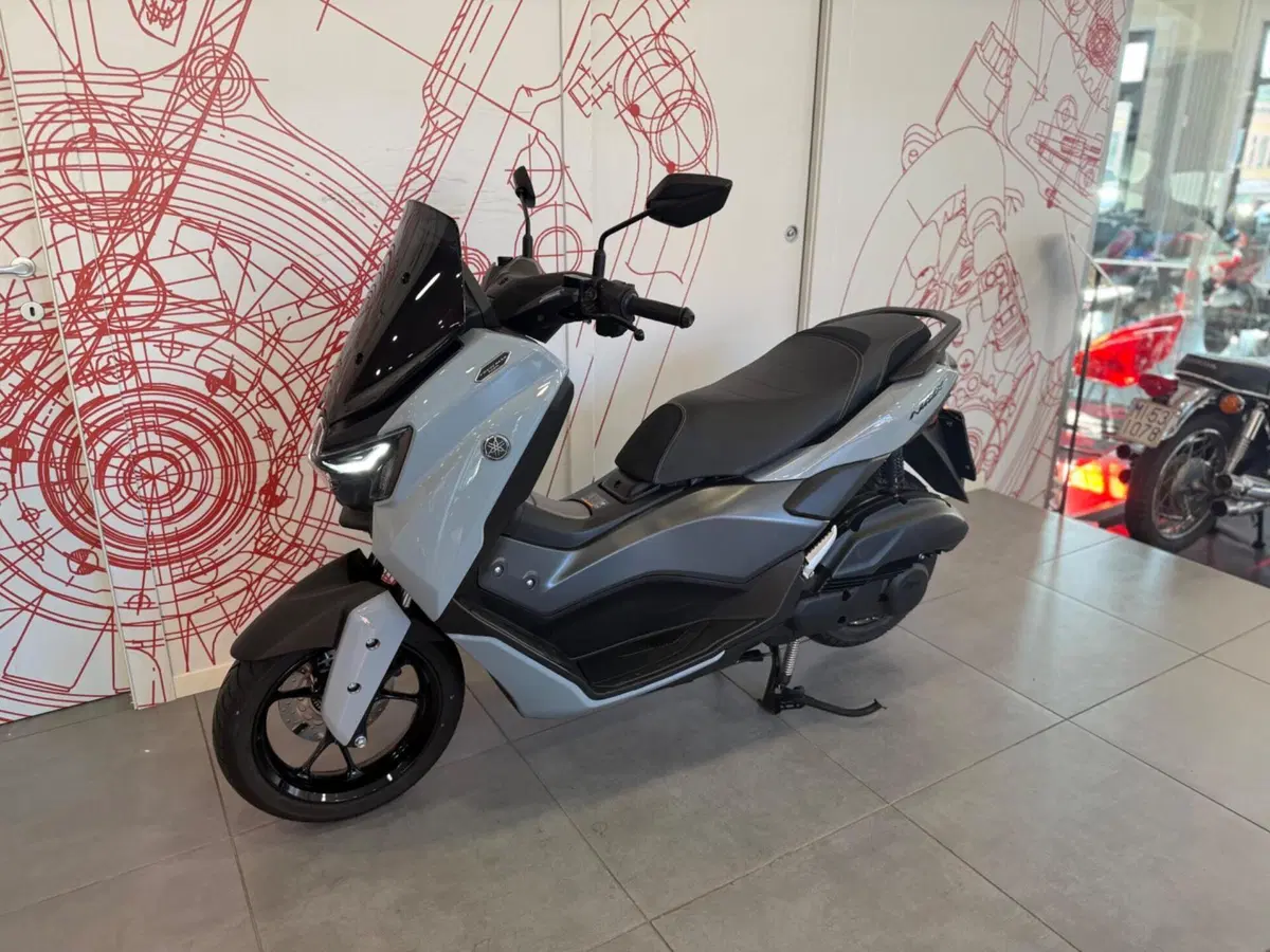 Yamaha N-Max 125 Tech Max (2025 - 26) (5)