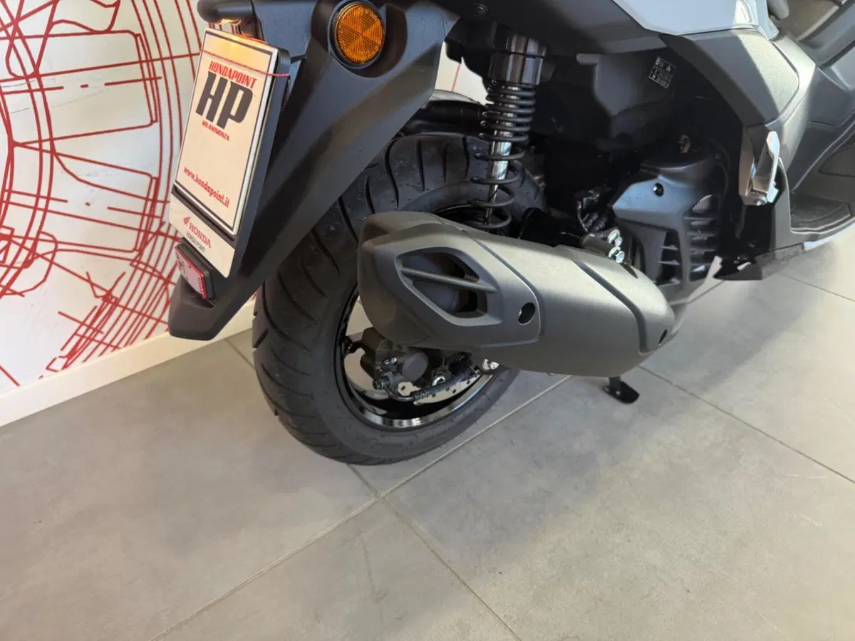 Yamaha N-Max 125 Tech Max (2025 - 26) (11)