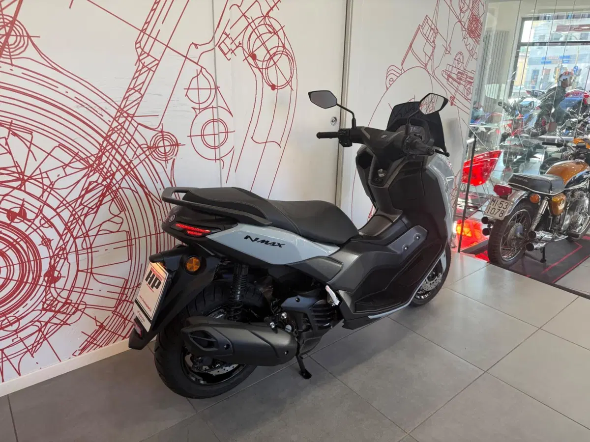 Yamaha N-Max 125 Tech Max (2025 - 26) (3)