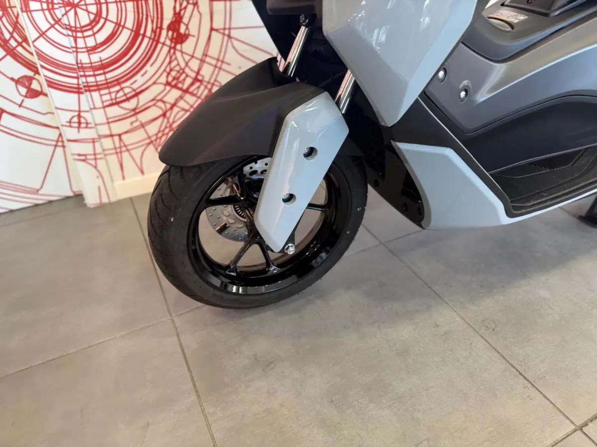 Yamaha N-Max 125 Tech Max (2025 - 26) (13)