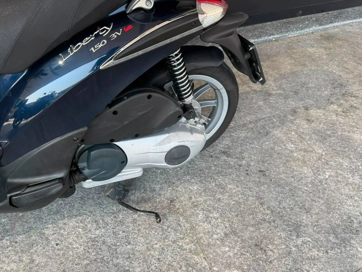 Piaggio Liberty 150 3V Full Optional (2013 - 15) (3)