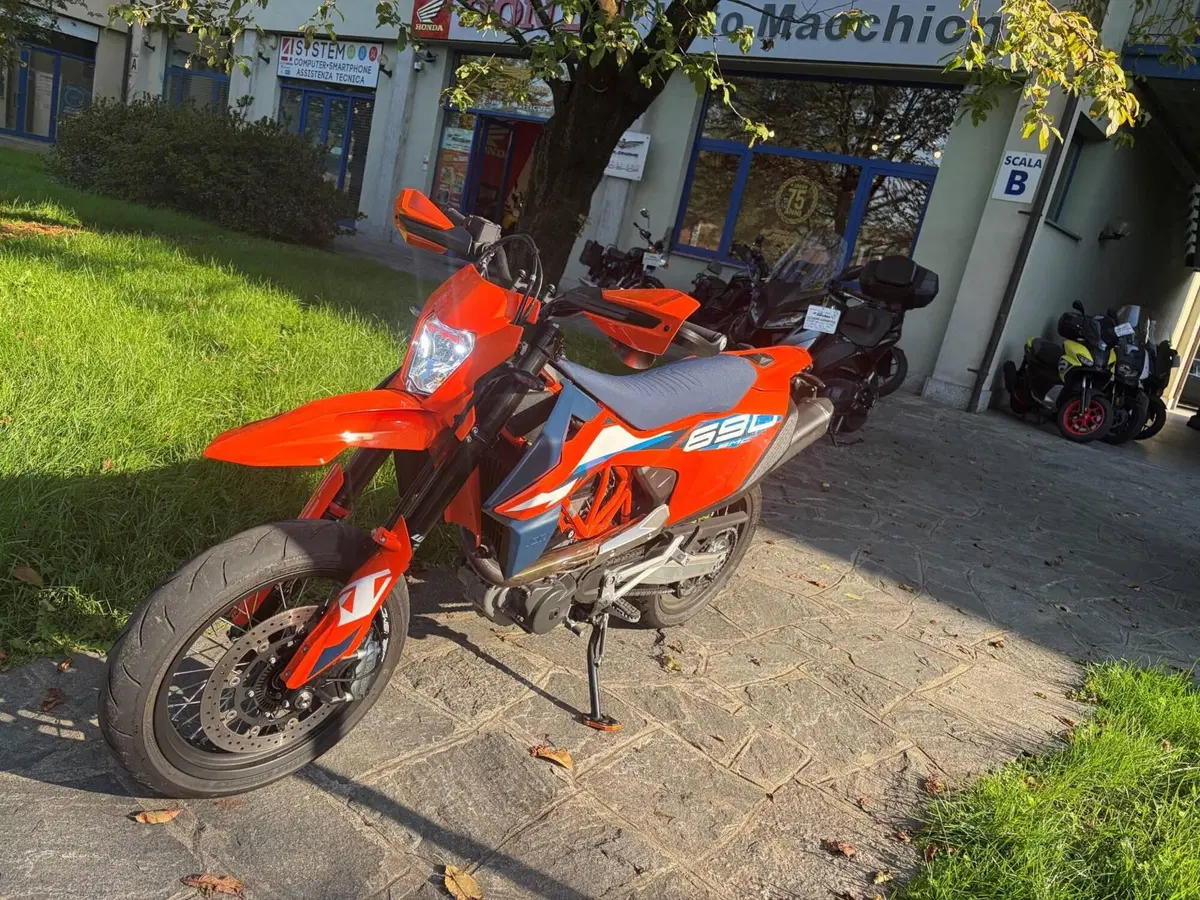 KTM 690 SMC R (2023 - 25) (2)