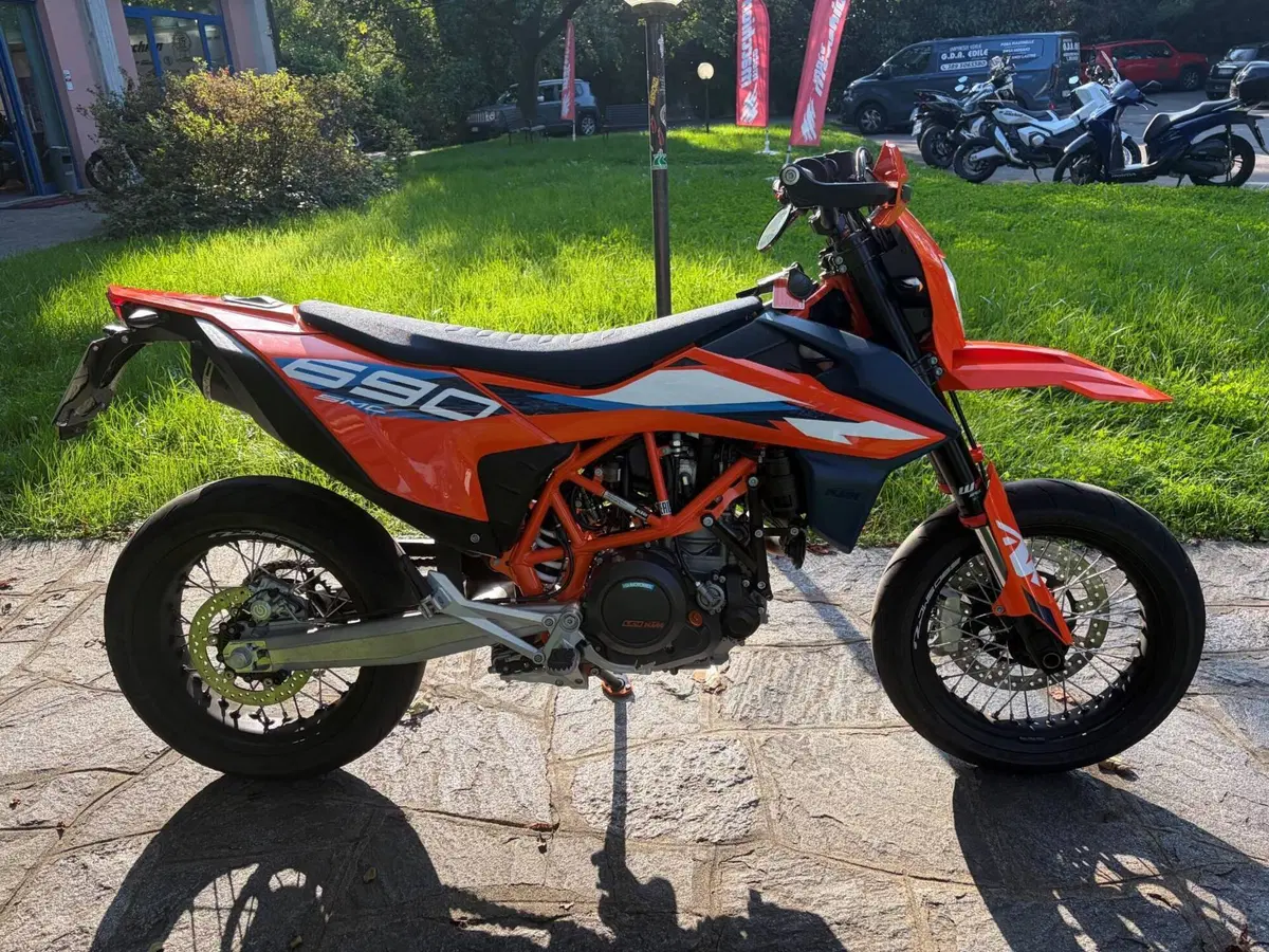 KTM 690 SMC R (2023 - 25) (5)