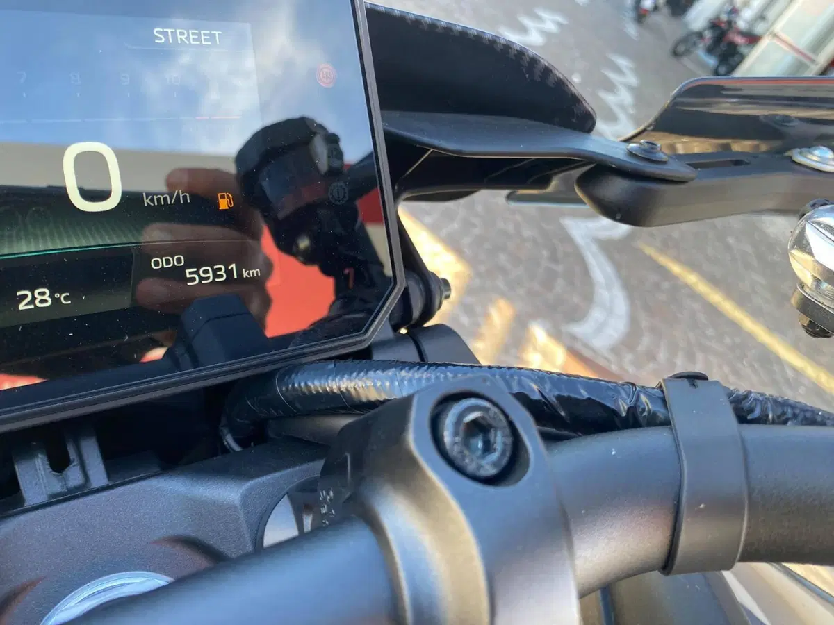 Yamaha MT-09 Y-AMT (2024 - 26) (3)